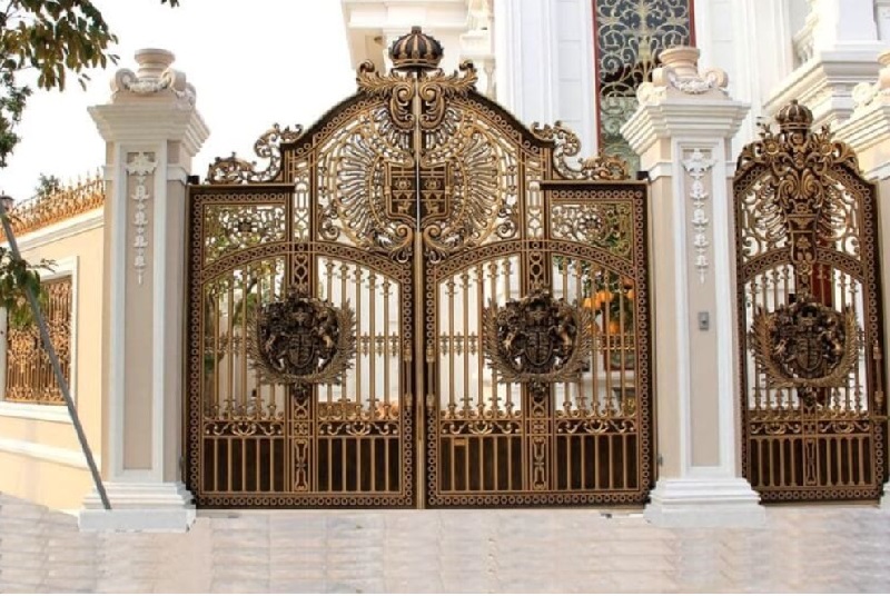 Cổng nhà đẹp bằng nhôm đúc ở nông thôn