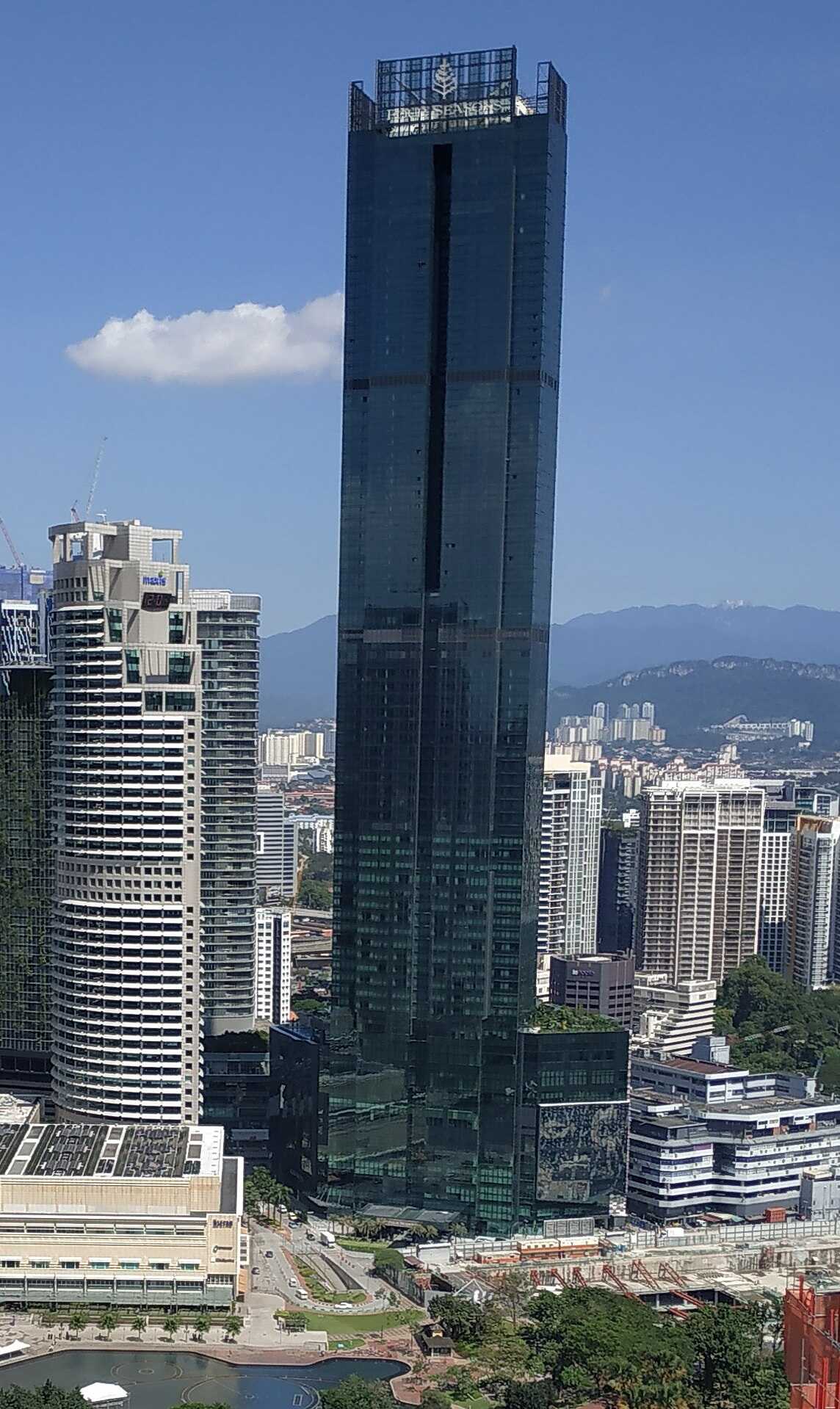 Four Seasons Place là một trong những toà nhà cao tầng tại Malaysia