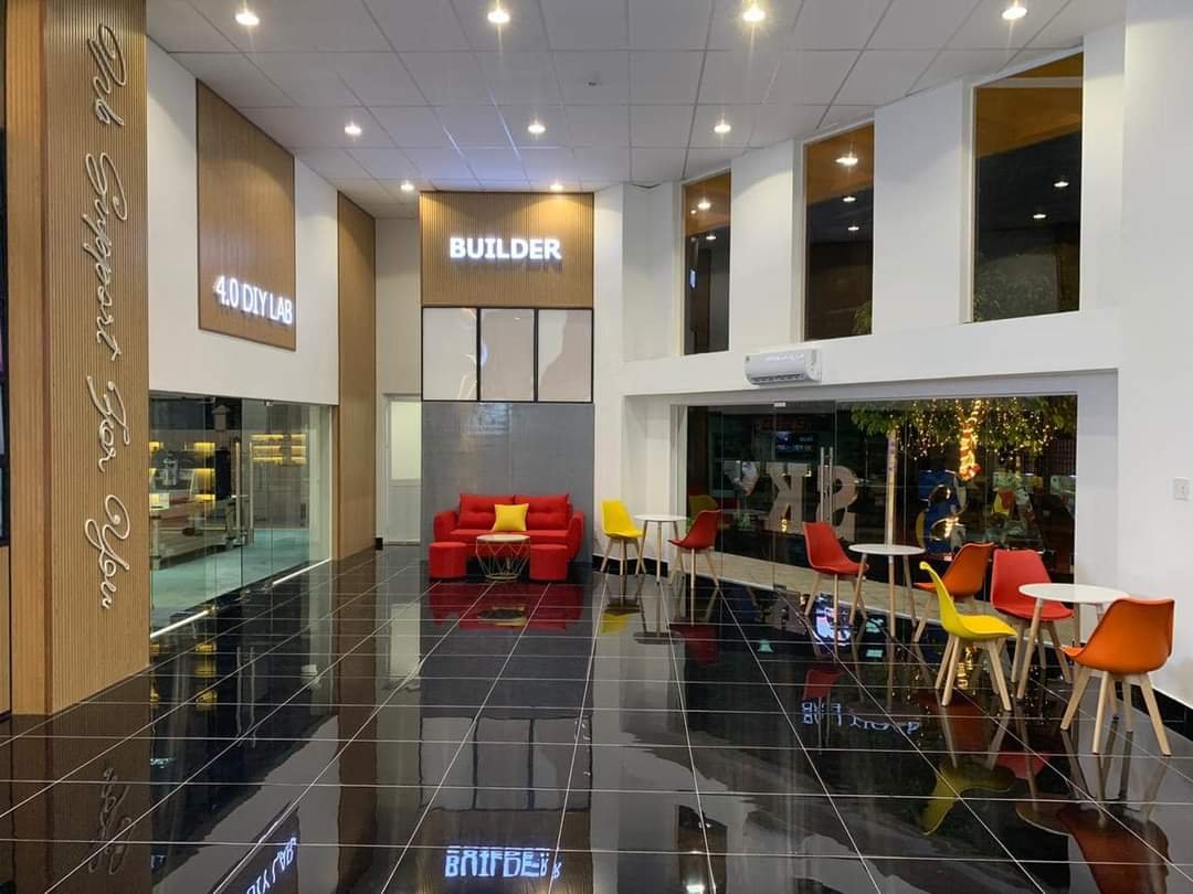 Sảnh ngồi đón khách hàng Diyas Sky