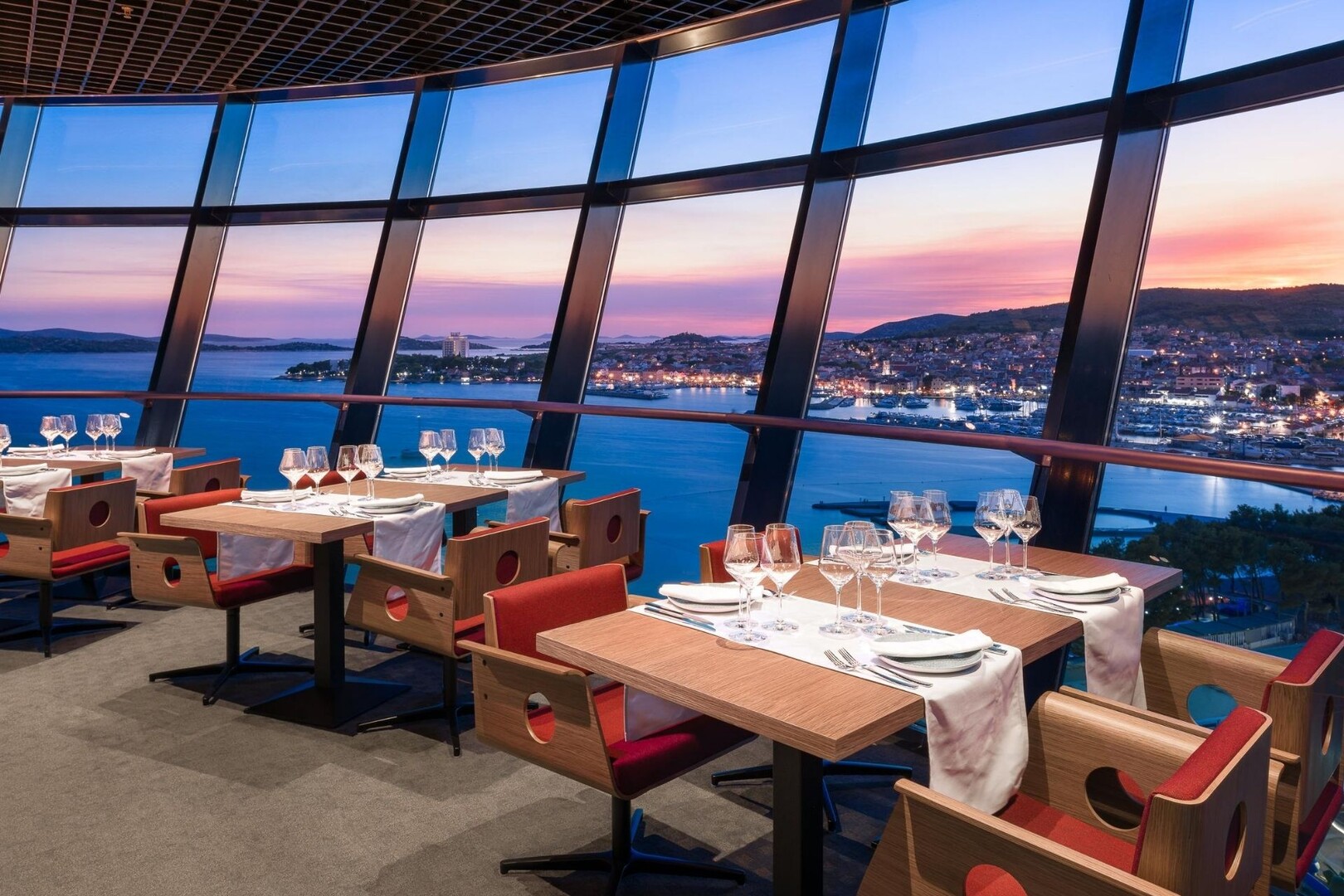 Nhà hàng trên cao tại Sunshine Metaland Đà Nẵng