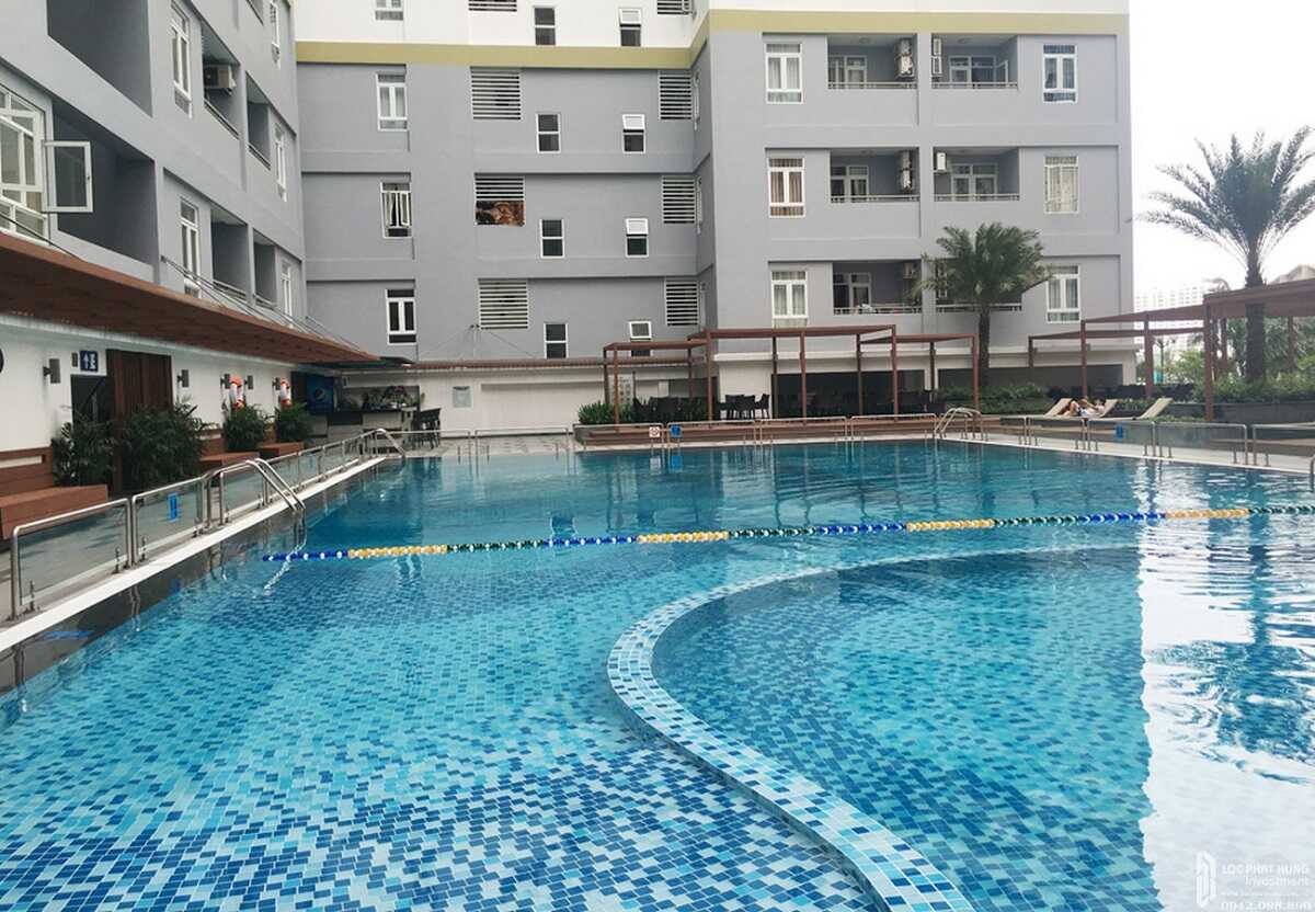 Hồ bơi bên trong dự án