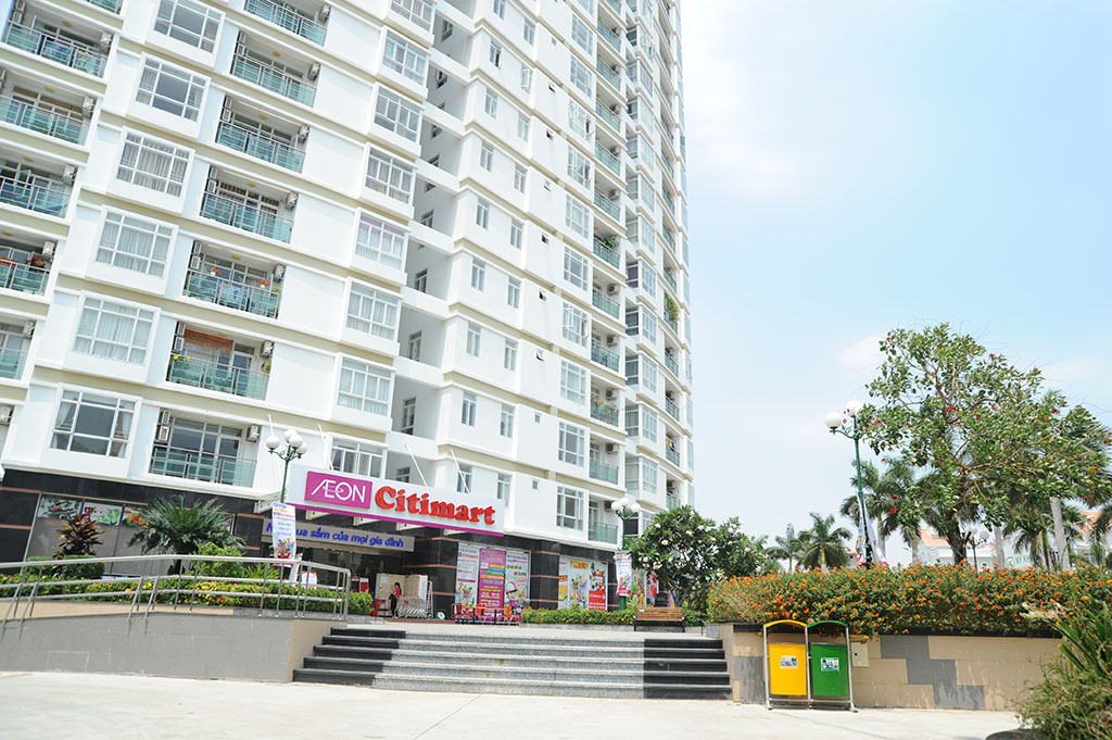 Cảnh quan xanh bên dưới các toà nhà