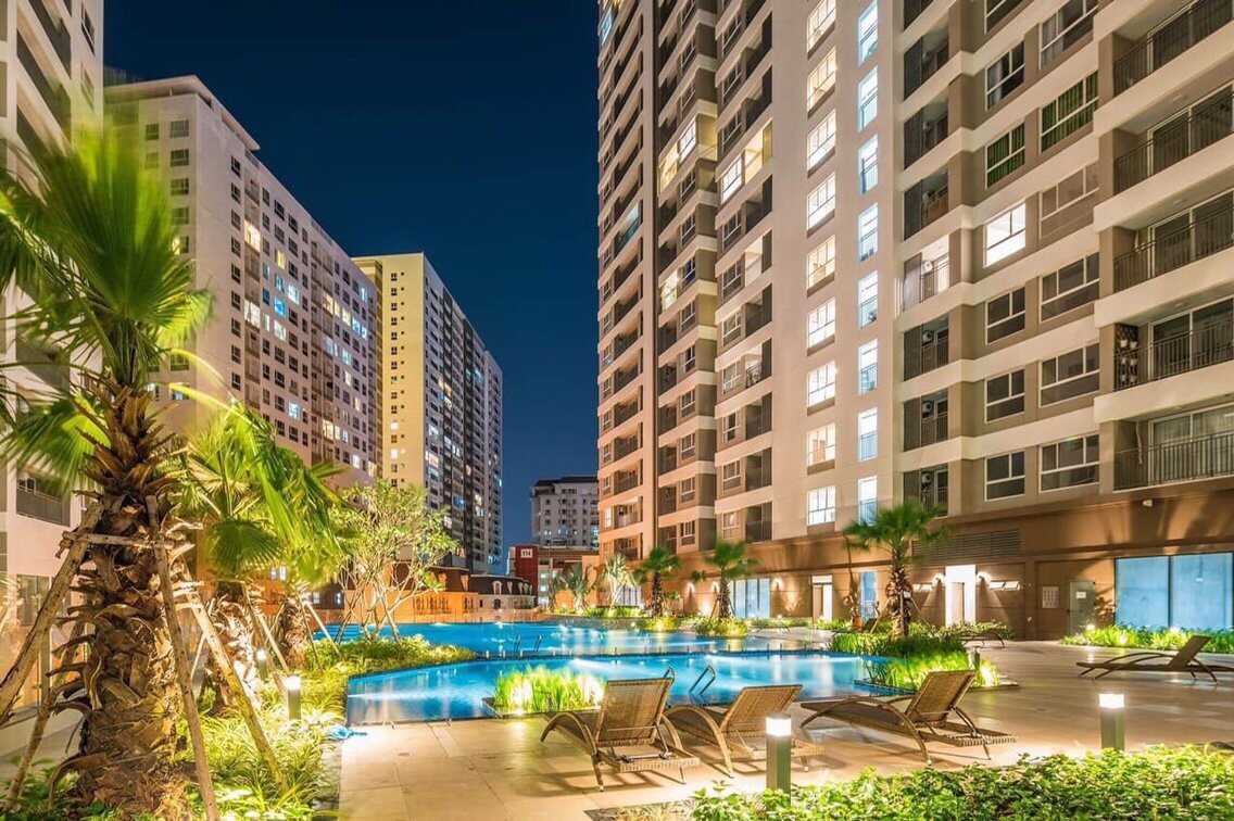 Bể bơi tràn bờ diện tích lớn