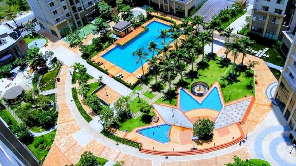 Không gian cây xanh bên dưới các block