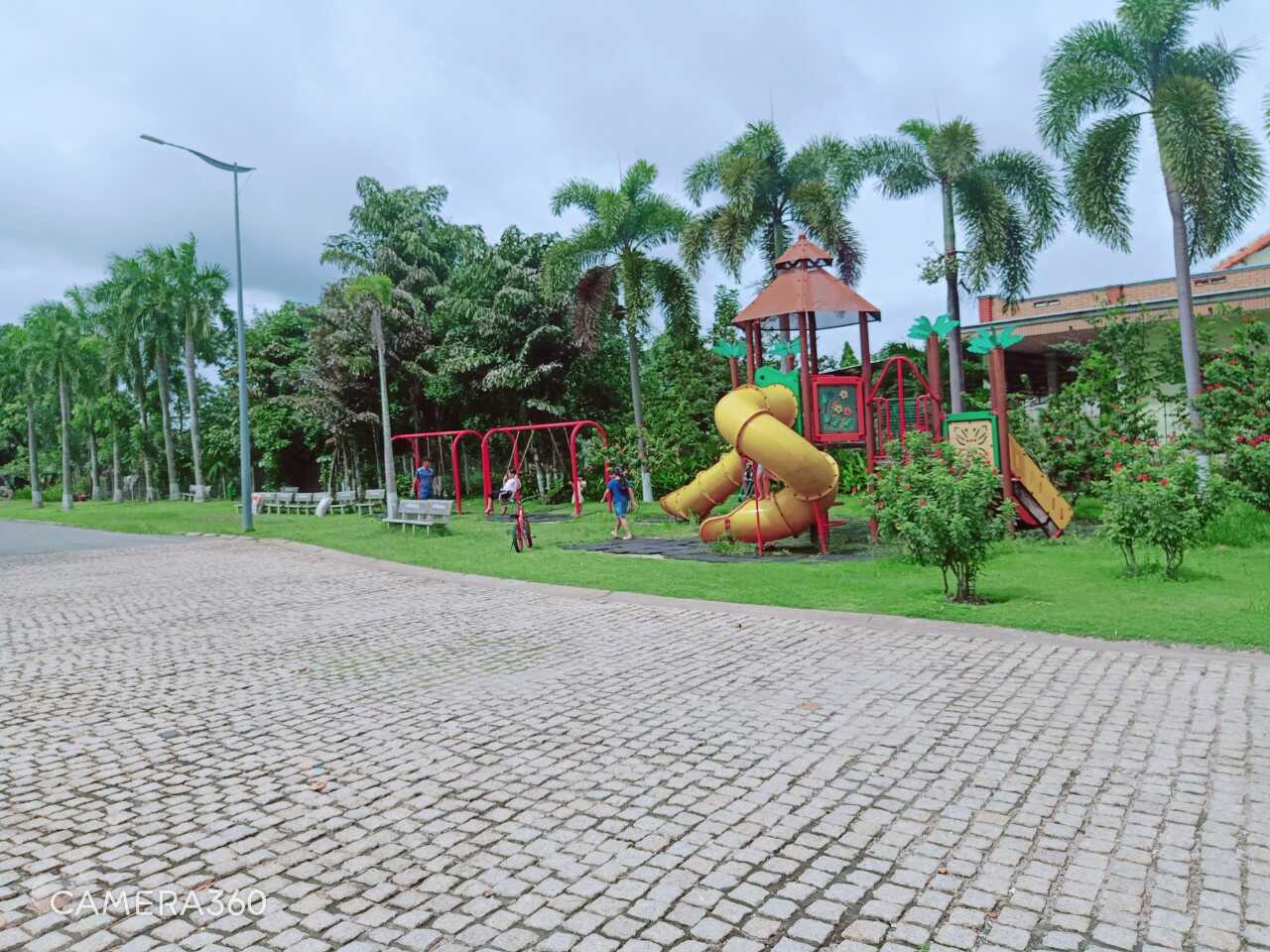 Khu vui chơi ngoài trời cho trẻ em