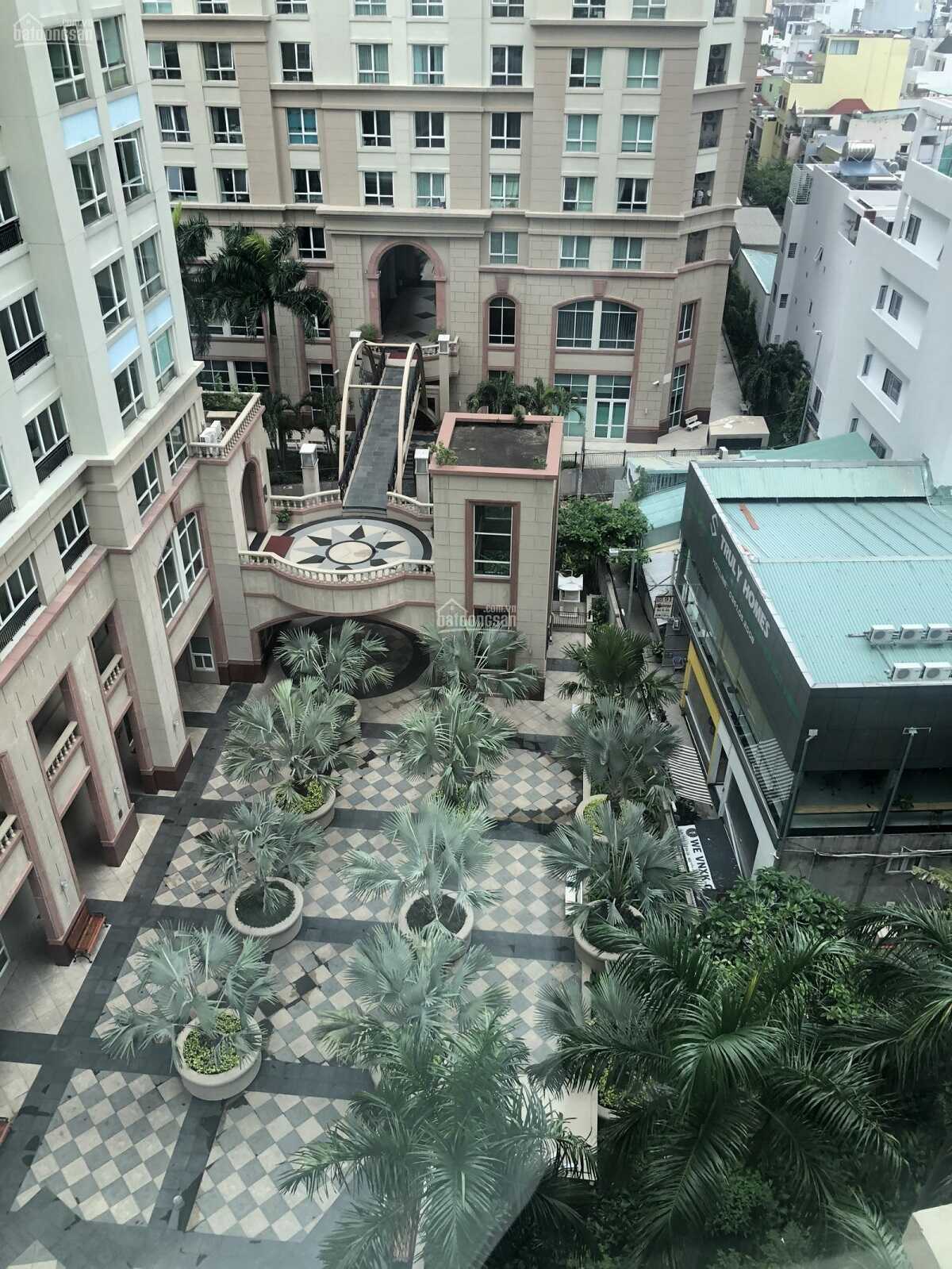 Cầu đi bộ nối liền The Manor I và II