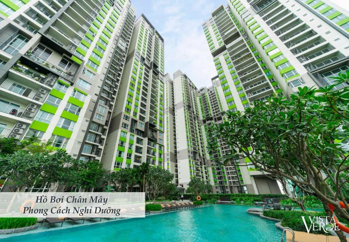 Bể bơi chân mây bên dưới dự án