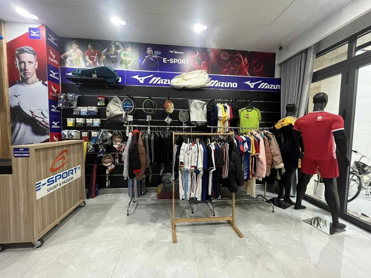 Đọc kỹ hợp đồng và các điều khoản trong hợp đồng (Nguồn: Internet)