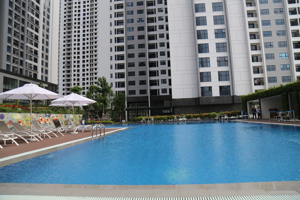 Hình ảnh thực tế bể bơi hiện đại tại Chung cư TNR Sky Park