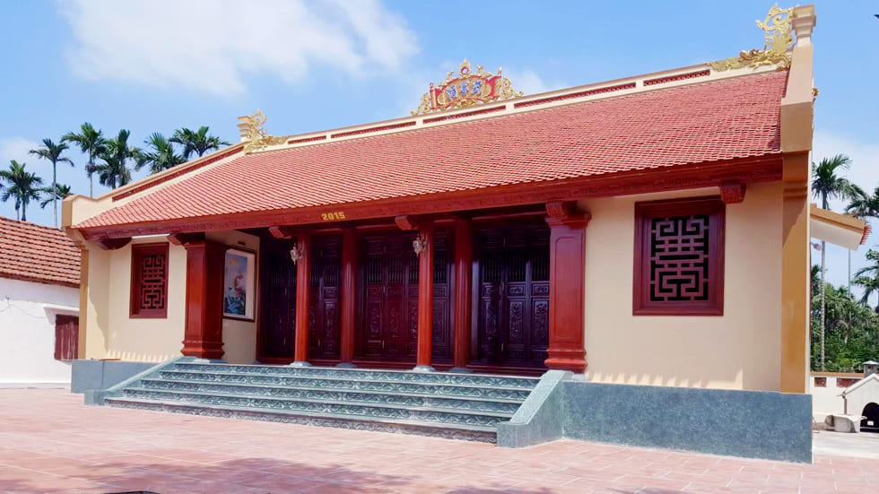 Nhà 3 gian được thiết kế theo kiểu bê tông giả gỗ
