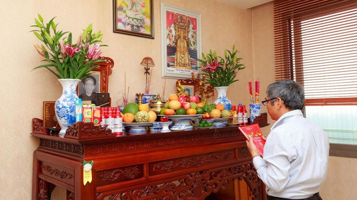 Làm lễ cúng nhập trạch với thần linh, thổ địa và gia tiên