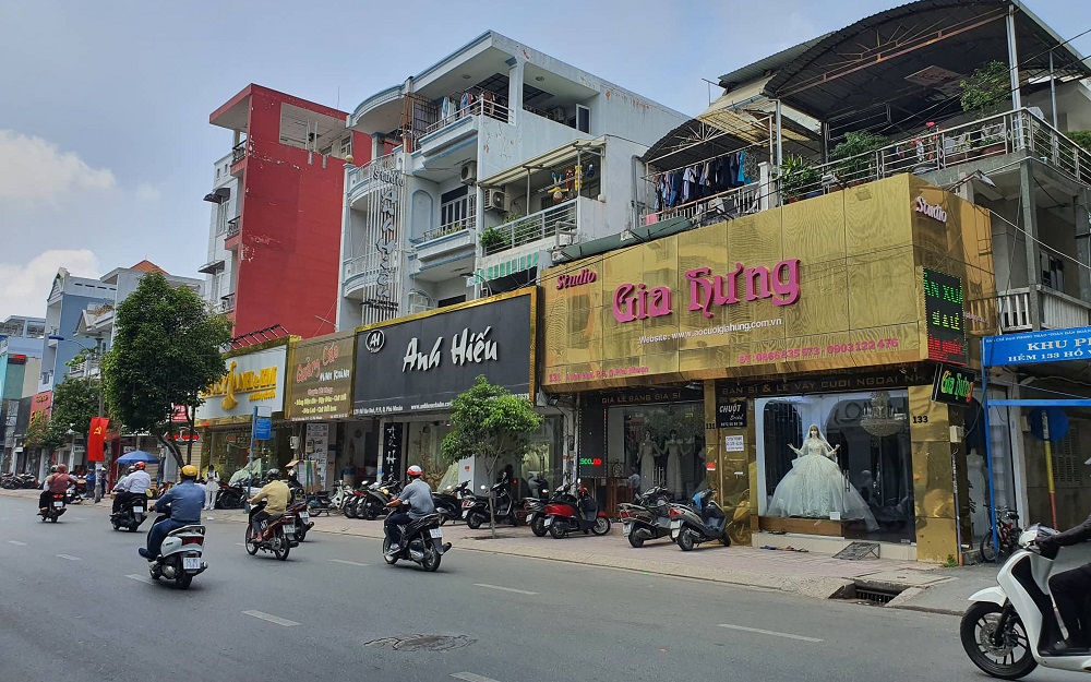 Thuê mặt bằng đường hai chiều