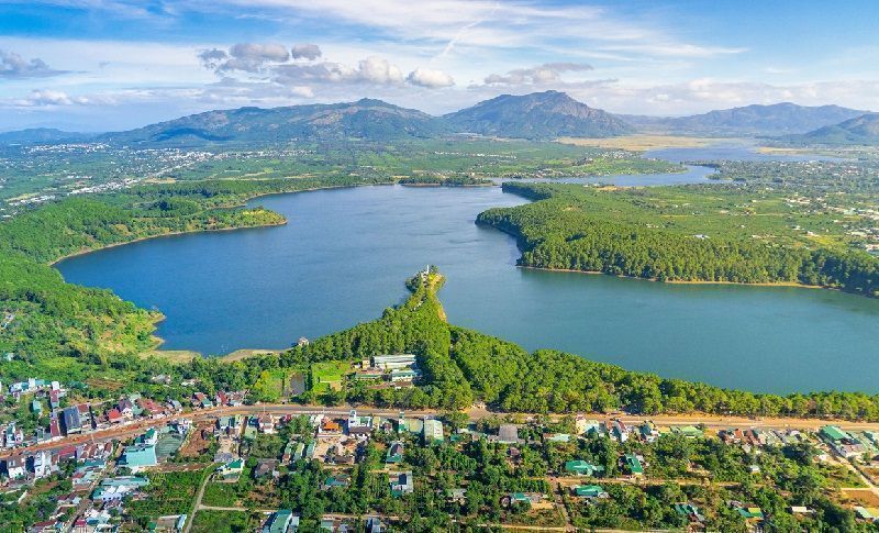 tinh nao rong nhat viet nam