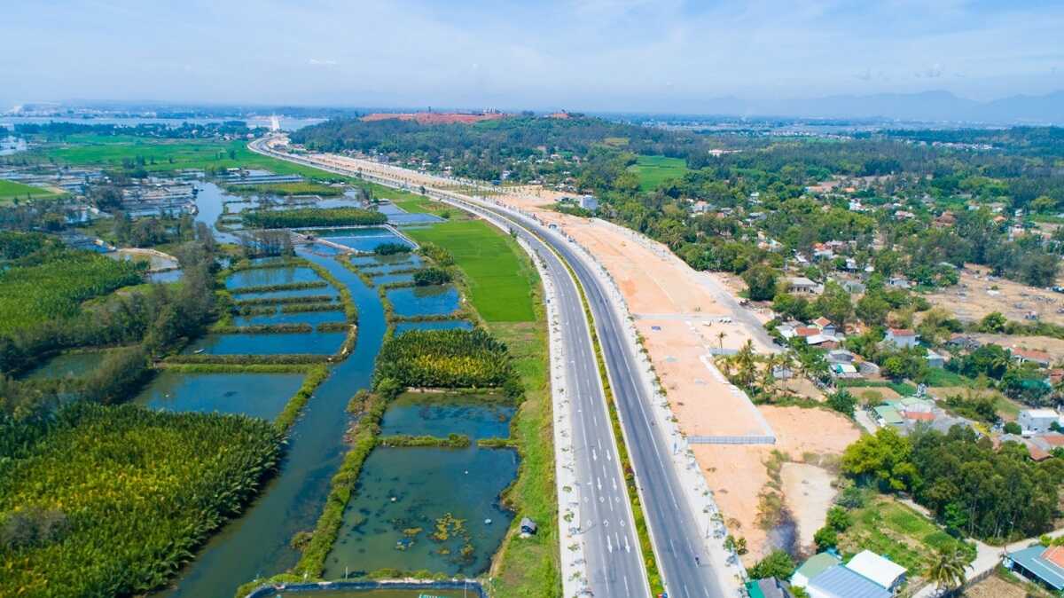 Quảng Ngãi là tỉnh ven biển miền Trung