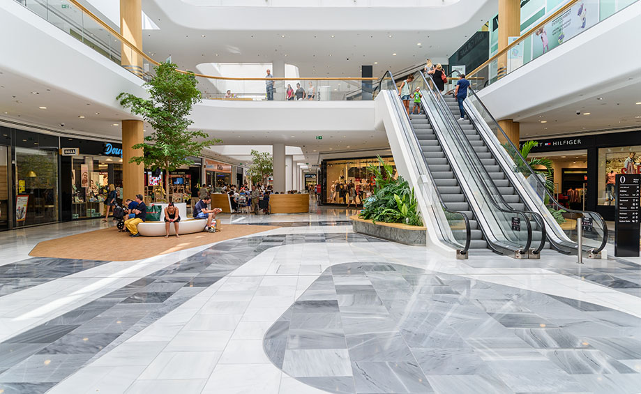 Trung tâm thương mại tại Diamond park Plaza