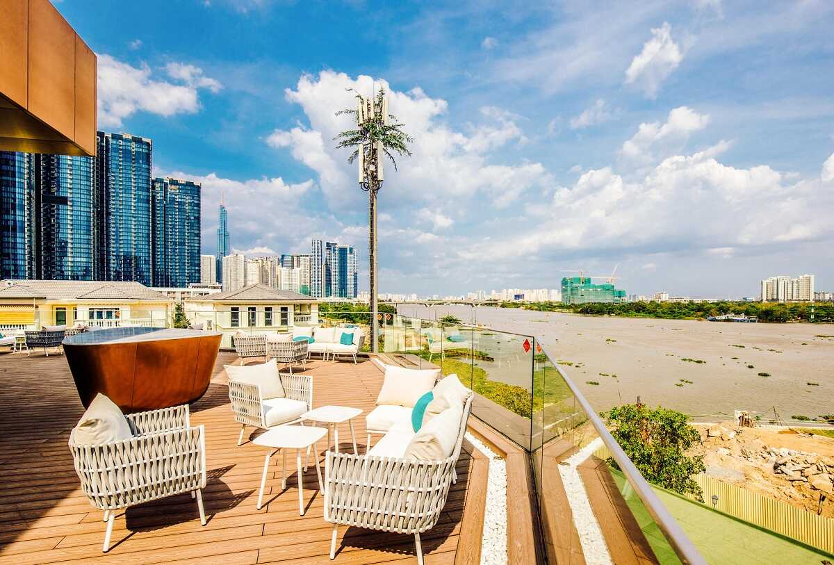 Khu vực tầng 2 nhà mẫu với view nhìn về sông Sài Gòn