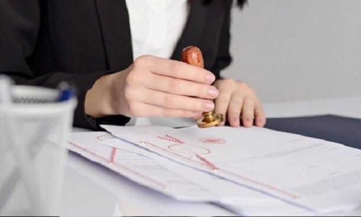 Mẫu đơn tặng đất cho con viết tay có hiệu lực không?