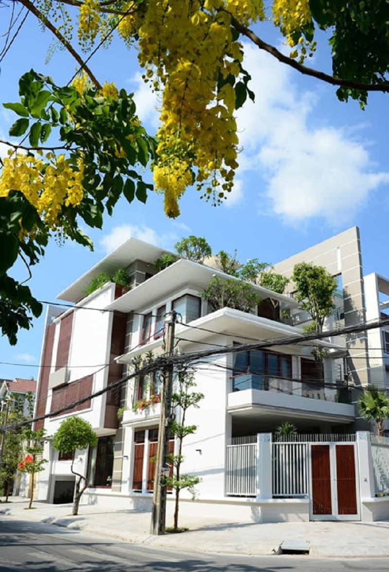 Nhà hướng Tây Nam mặt phố