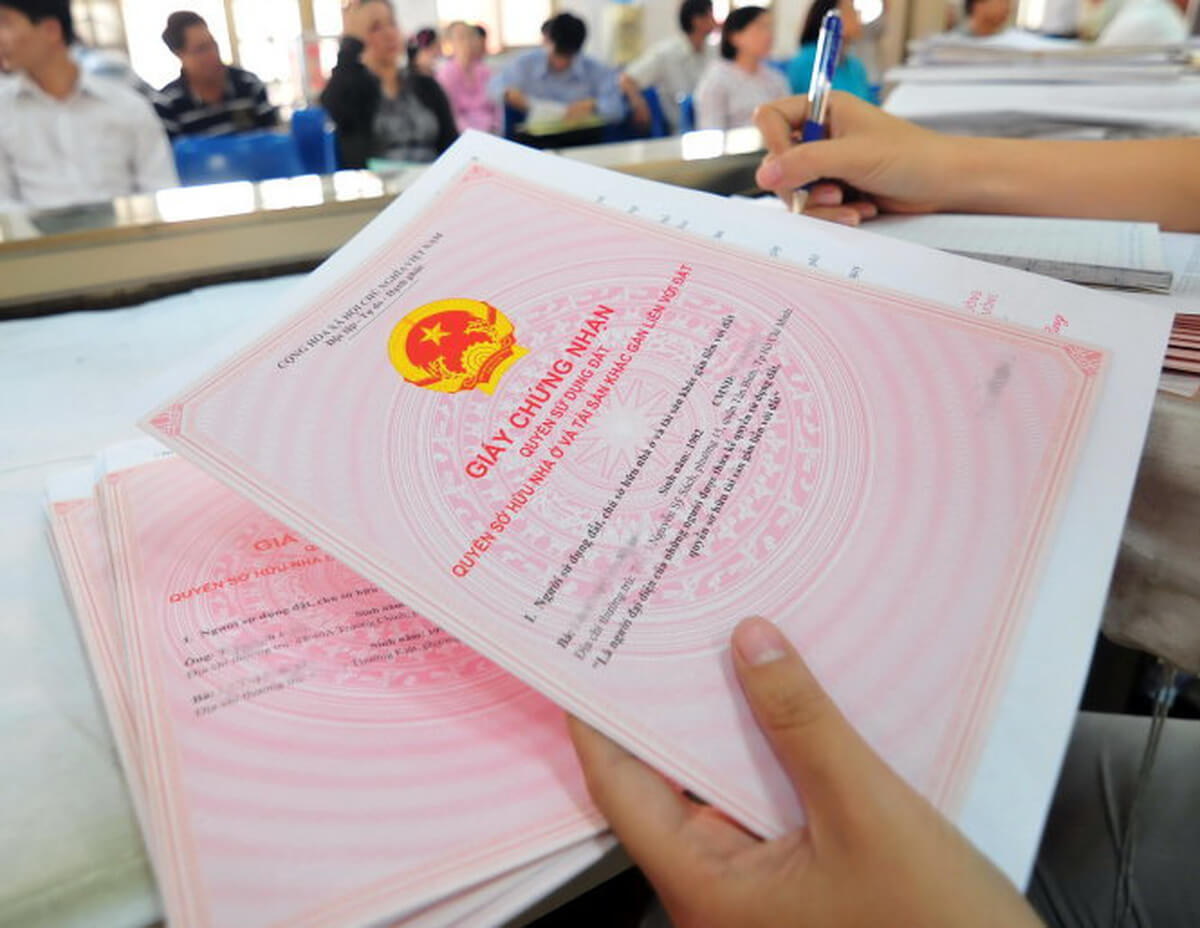 Thủ tục làm đơn tặng đất cho con